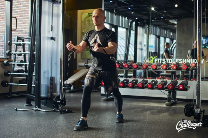 Как прокачать грудные мышцы: упражнения на тренажёрах для мужчин. Изображение номер 8