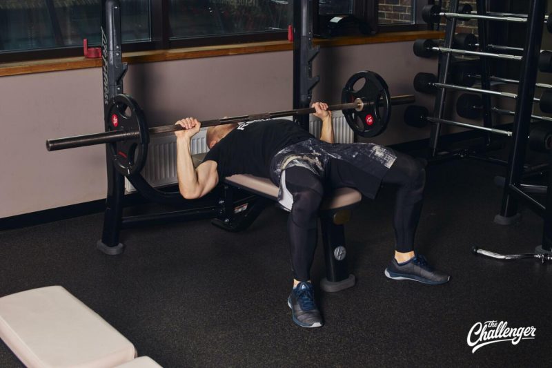 Как прокачать грудные мышцы: упражнения на тренажёрах для мужчин. Изображение номер 2