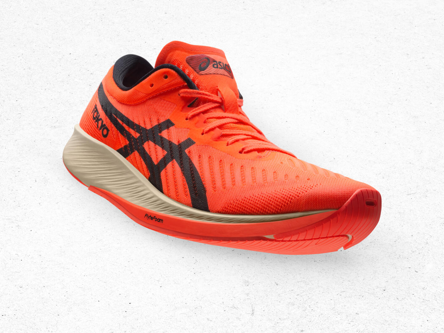 Кроссовки для бега, волейбола и лёгкой атлетики выпустил бренд Asics. Изображение номер 1