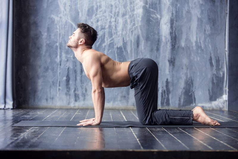 7 упражнений для растяжки мышц спины и расслабления. Изображение номер 2