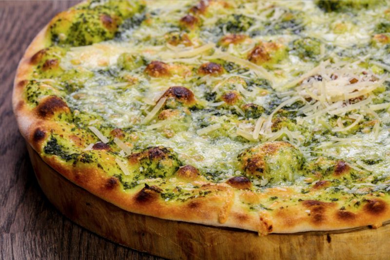 Изображение рецепта Цельнозерновая пицца с зелёным песто