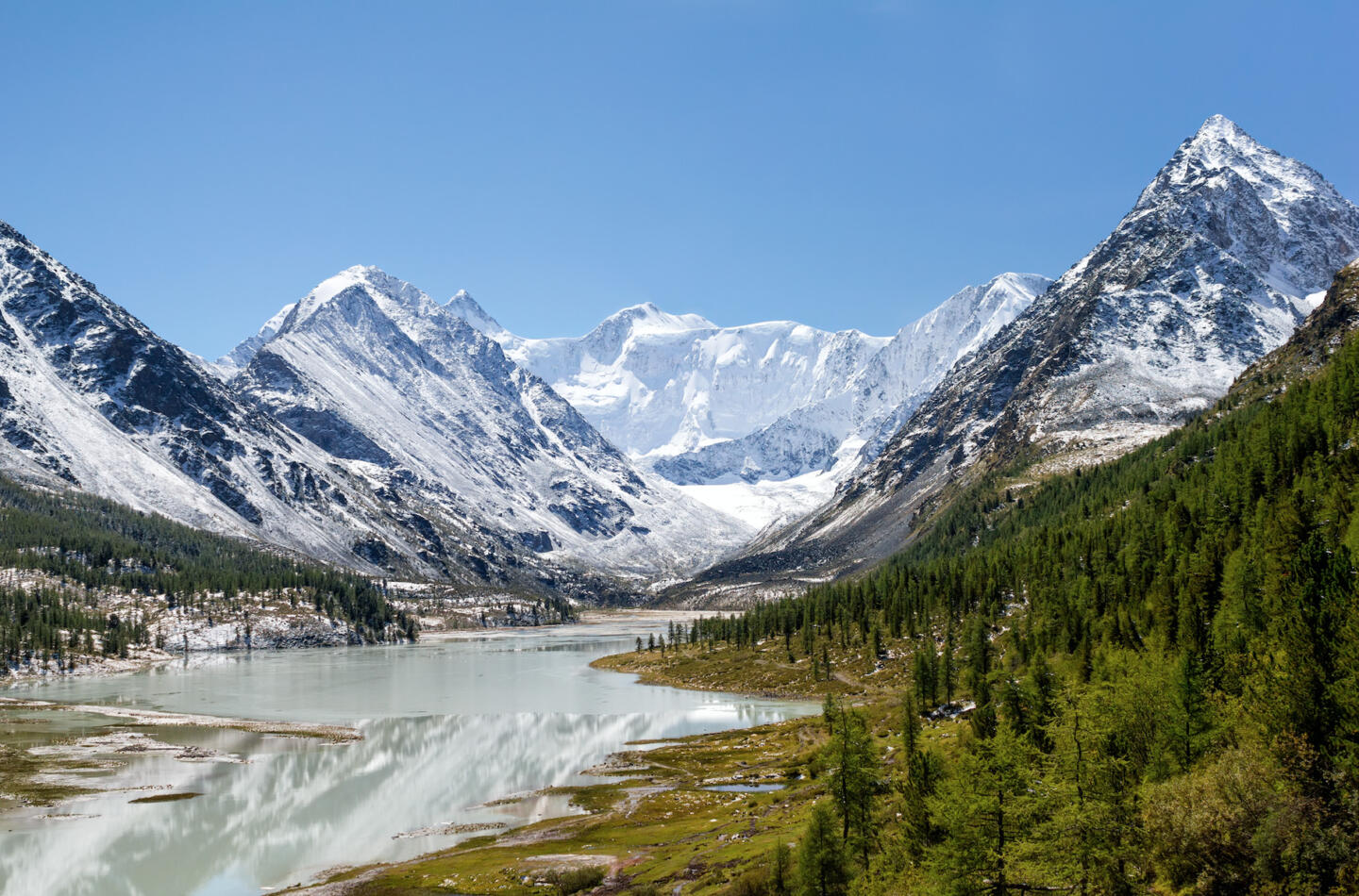 Самые красивые горы России, которые нужно увидеть хотя бы раз в жизни. Изображение номер 2