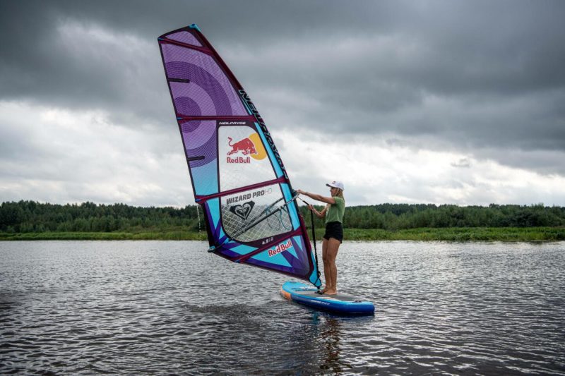 Как встать на виндсёрф: инструкция от вице-чемпионки мира Оли Раскиной. Изображение номер 2