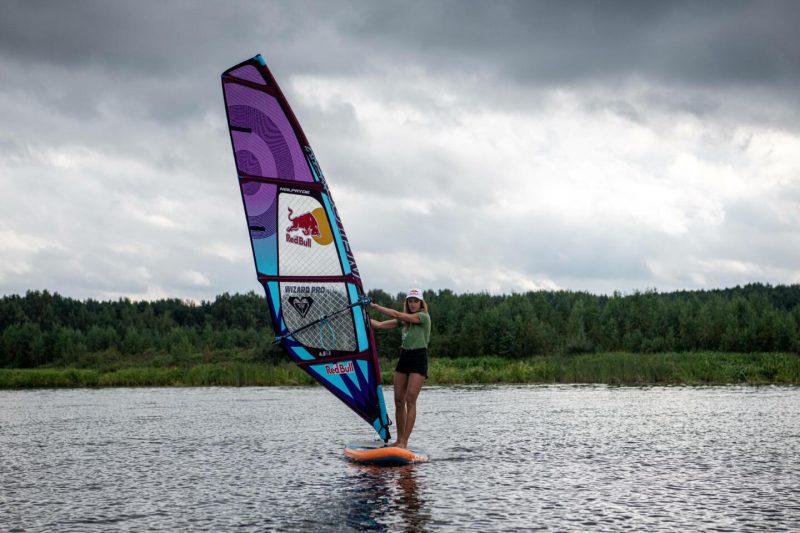 Как встать на виндсёрф: инструкция от вице-чемпионки мира Оли Раскиной. Изображение номер 4