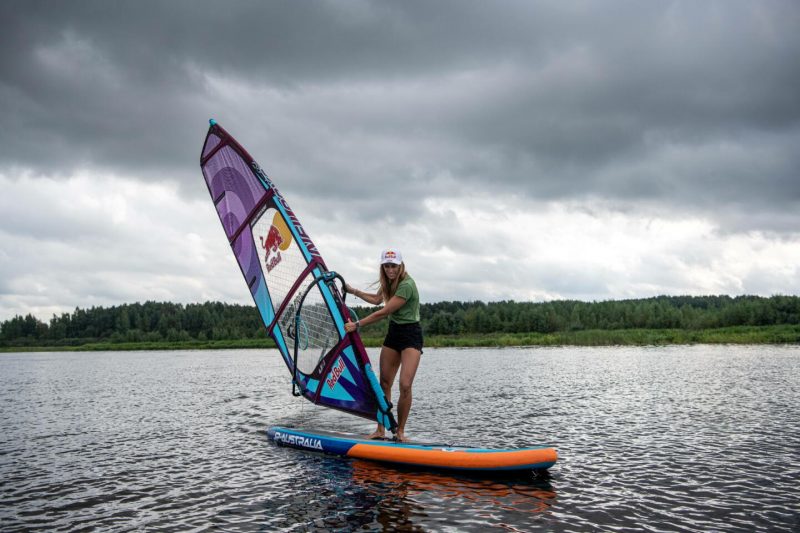 Как встать на виндсёрф: инструкция от вице-чемпионки мира Оли Раскиной. Изображение номер 6