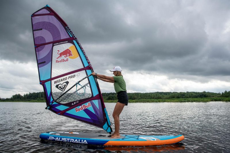 Как встать на виндсёрф: инструкция от вице-чемпионки мира Оли Раскиной. Изображение номер 7