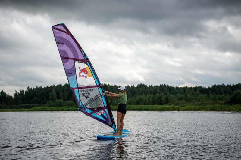 Как встать на виндсёрф: инструкция от вице-чемпионки мира Оли Раскиной. Изображение номер 8