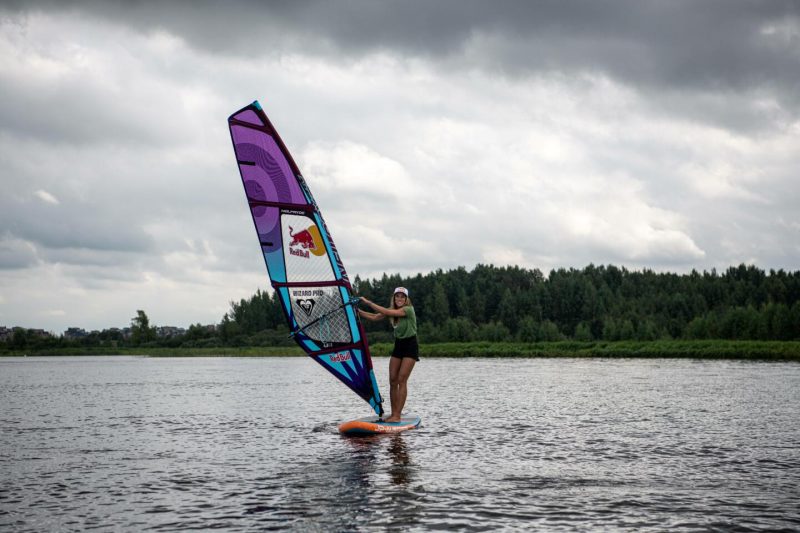 Как встать на виндсёрф: инструкция от вице-чемпионки мира Оли Раскиной. Изображение номер 10