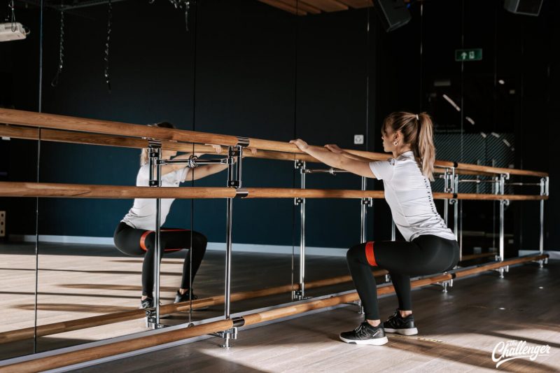 Тренировка для красивых ног и упругих ягодиц: 8 упражнений из балета. Изображение номер 2