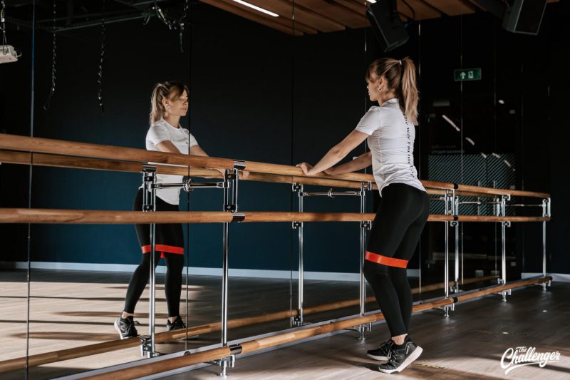 Тренировка для красивых ног и упругих ягодиц: 8 упражнений из балета. Изображение номер 3