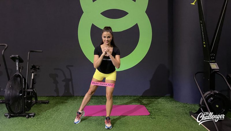 Тренировка для упругих ягодиц: 7 упражнений с резинками (и никаких приседаний!). Изображение номер 12