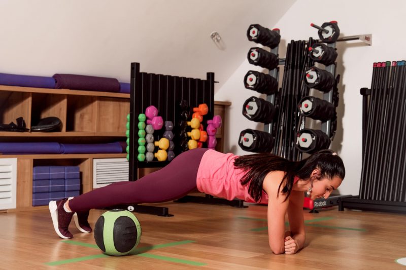 6 упражнений, которые сделают грудь красивой. Изображение номер 9