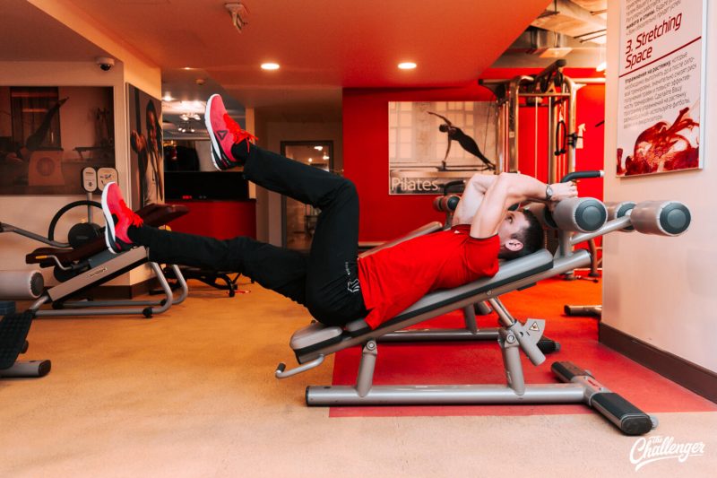 Что делать в тренажёрном зале: 6 мощных упражнений для пресса. Изображение номер 6