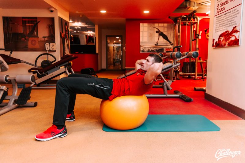 Что делать в тренажёрном зале: 6 мощных упражнений для пресса. Изображение номер 12