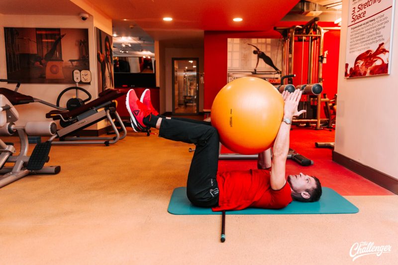 Что делать в тренажёрном зале: 6 мощных упражнений для пресса. Изображение номер 13