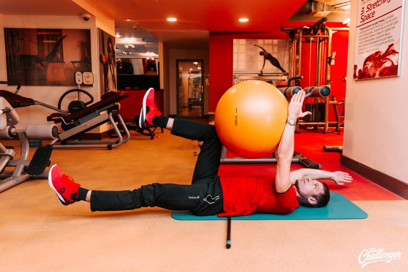 Что делать в тренажёрном зале: 6 мощных упражнений для пресса. Изображение номер 14