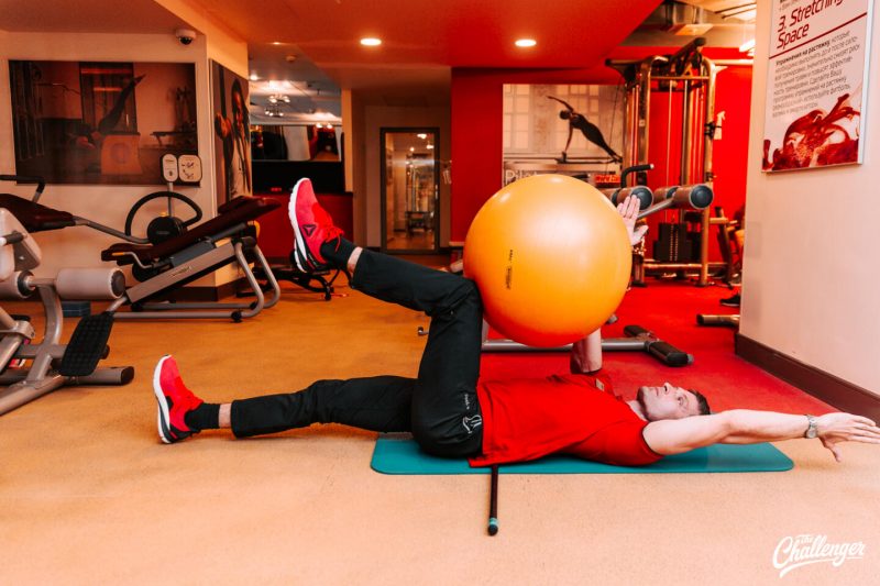 Что делать в тренажёрном зале: 6 мощных упражнений для пресса. Изображение номер 16