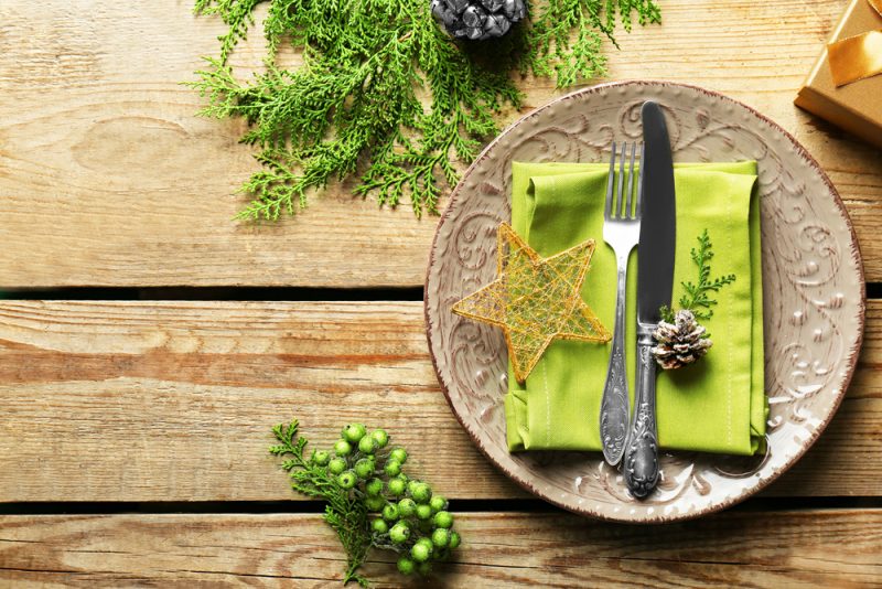 Как накрыть красивый праздничный стол на Новый год: подробная инструкция. Изображение номер 3