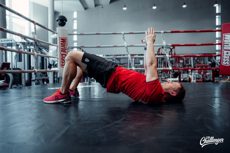 Мышцы как у Дуэйна Скалы Джонсона: 6 мощных статических упражнений для всего тела. Изображение номер 5