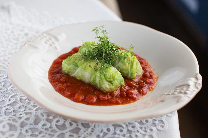 Изображение рецепта Постные голубцы с диким рисом, овощами и томатным соусом