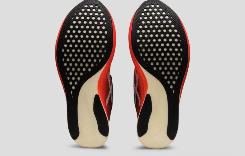 Бренд ASICS представил модели кроссовок, оптимизированные под разные техники бега. Изображение номер 1