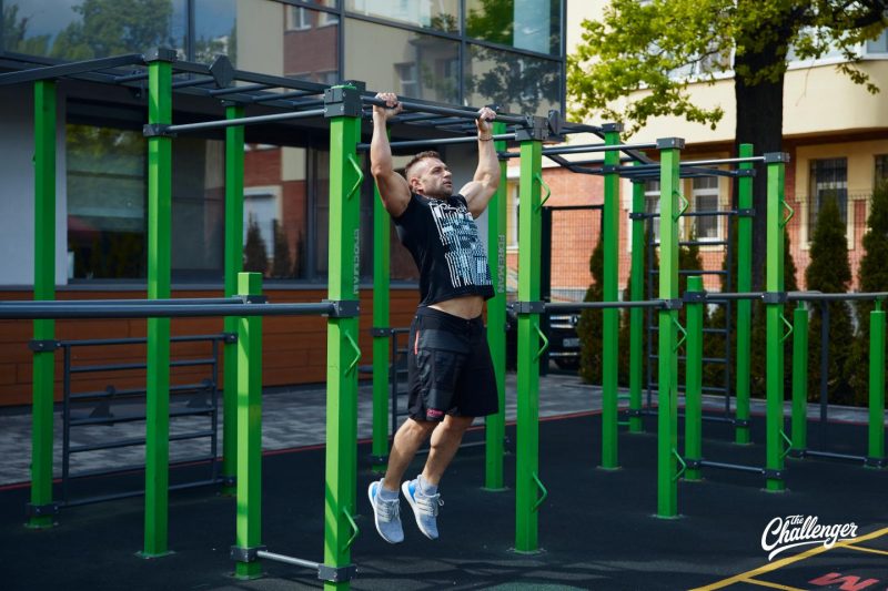 Подъём с переворотом на турнике: как научиться выполнять упражнение. Изображение номер 7