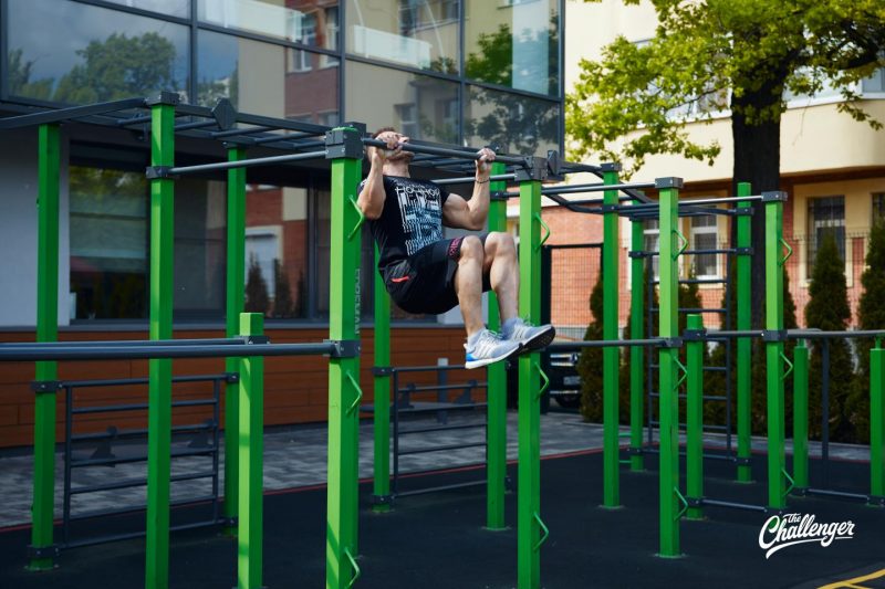 Подъём с переворотом на турнике: как научиться выполнять упражнение. Изображение номер 9