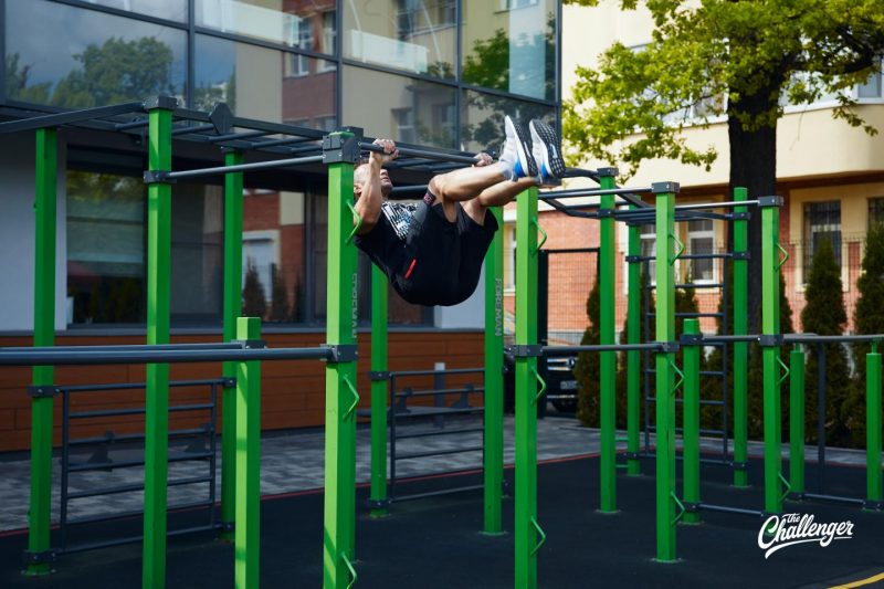 Подъём с переворотом на турнике: как научиться выполнять упражнение. Изображение номер 10