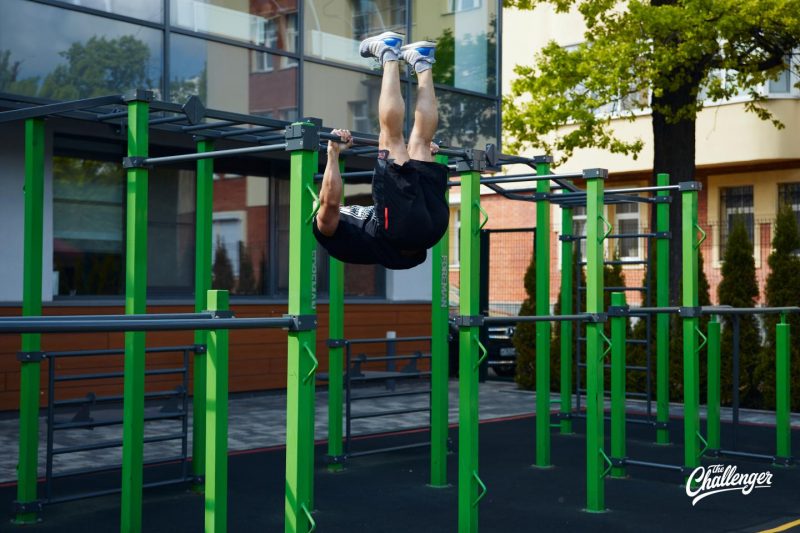 Подъём с переворотом на турнике: как научиться выполнять упражнение. Изображение номер 11