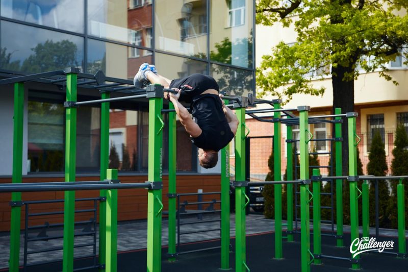 Подъём с переворотом на турнике: как научиться выполнять упражнение. Изображение номер 14