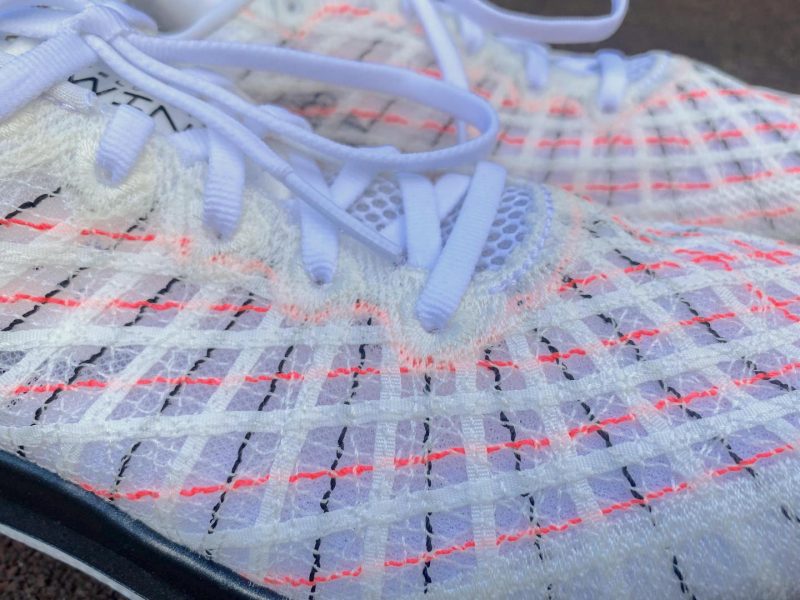 Наш выбор: очень лёгкие кроссовки для бега UA Flow Velocity Wind. Изображение номер 4