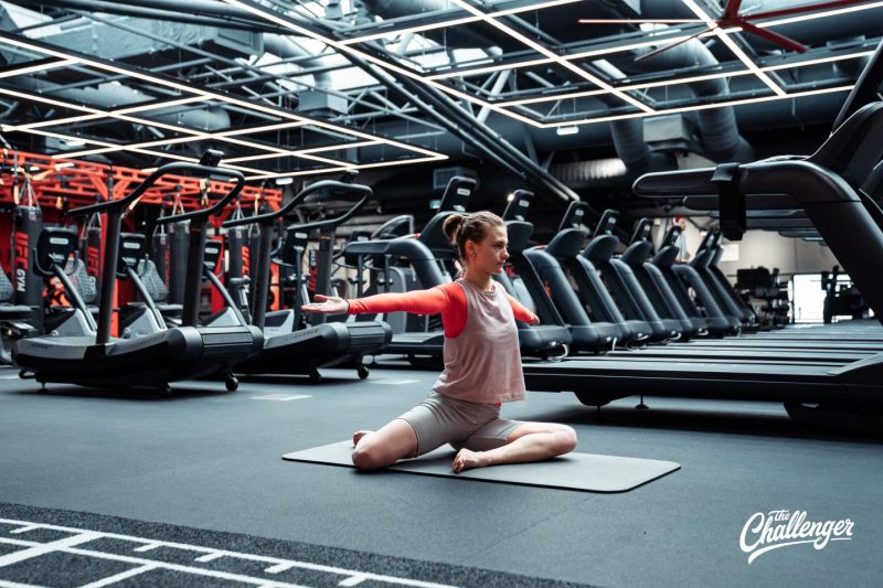 Динамическая растяжка: 5 упражнений, с которых нужно начинать тренировку. Изображение номер 10