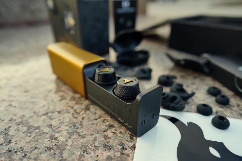 Наш выбор: спортивные наушники JBL Under Armour Project Rock True Wireless — от Harman и Дуэйна «Скалы» Джонсона. Изображение номер 3