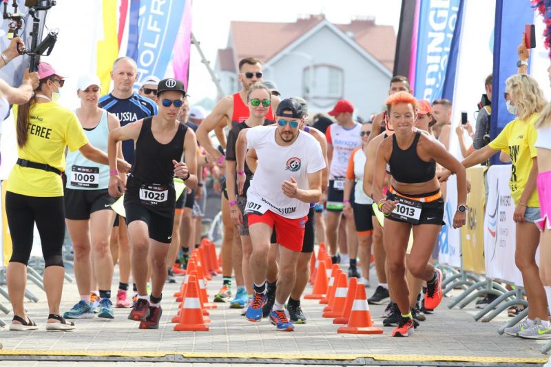 В Зеленоградске прошли международные соревнования по триатлону. Изображение номер 7