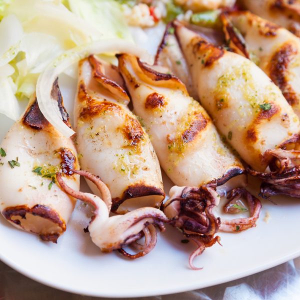 Салат с мидиями и кальмарами — рецепт с фото пошагово