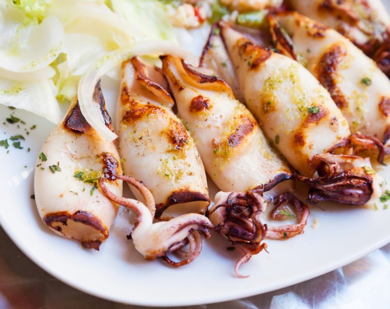 10 классных рецептов блюд с кальмарами - Лайфхакер