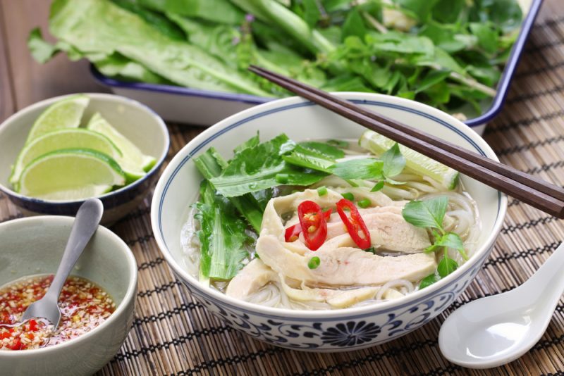 Как приготовить сытный вьетнамский суп фо бо дома: подробная инструкция. Изображение номер 2