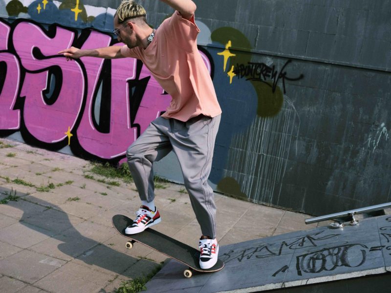 Бренд adidas Originals запустил проект Weekend Forum School, посвящённый уличному искусству. Изображение номер 1
