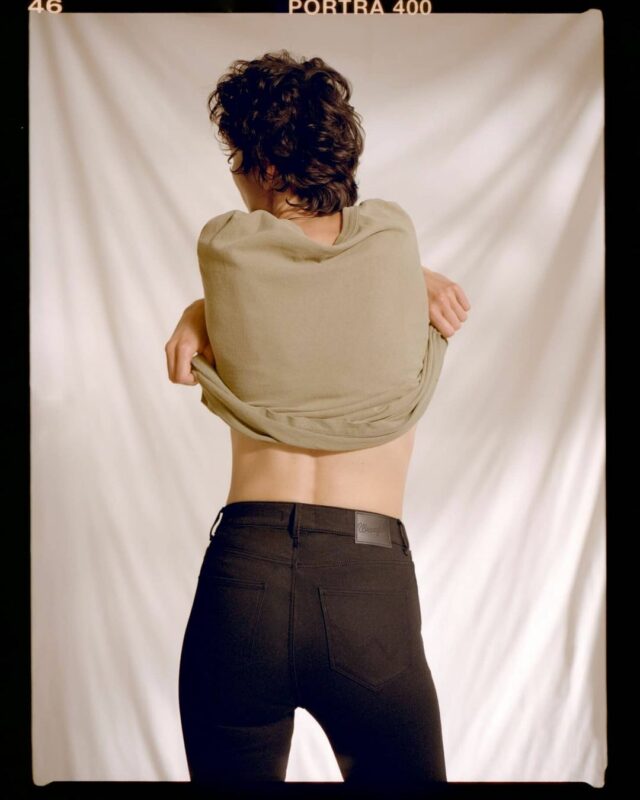 Бренд Wrangler создал джинсы Body Bespoke® с идеальной посадкой для любого размера. Изображение номер 2