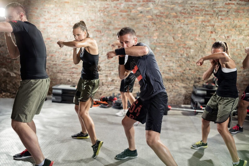 Взрывные тренировки Body Combat: как они помогают худеть и бороться со стрессом. Изображение номер 2