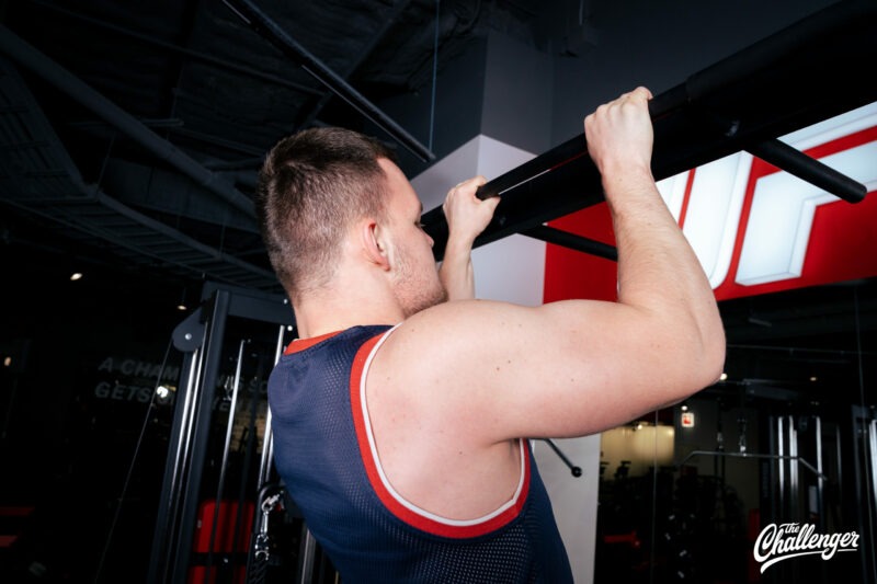 Как прокачать руки и спину на турнике и брусьях: 5 упражнений. Изображение номер 3