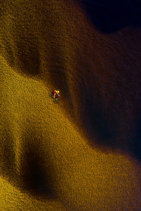 Четыре российских фотографа стали финалистами конкурса спортивной и экстремальной фотографии Red Bull Illume 2021. Изображение номер 4