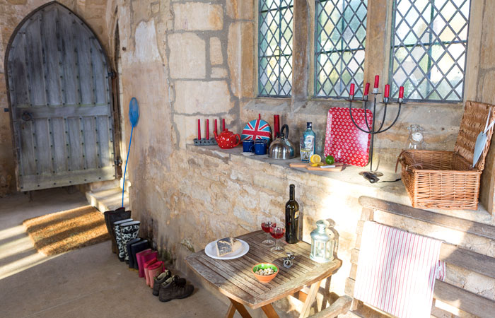 Необычное и крутое: что такое чемпинг и зачем ночевать в старинных церквях. Изображение номер 4