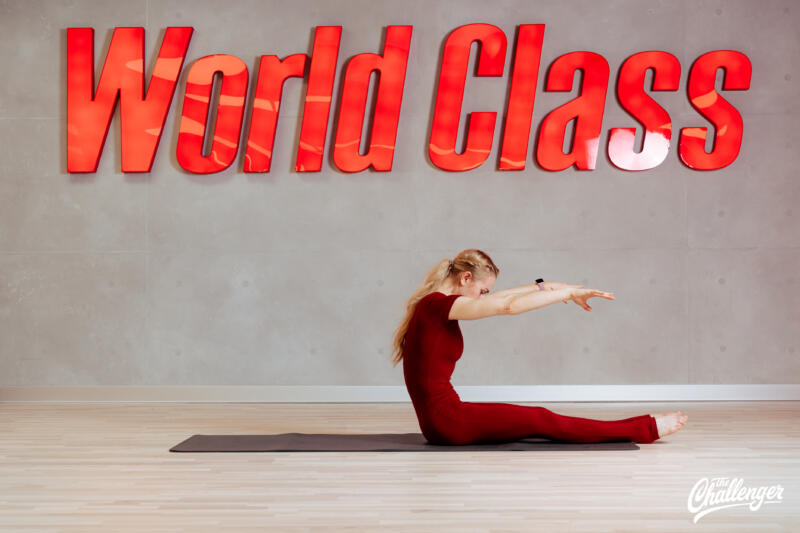 Идеальная утренняя тренировка: 7 упражнений из пилатеса, которые разбудят всё тело. Изображение номер 6