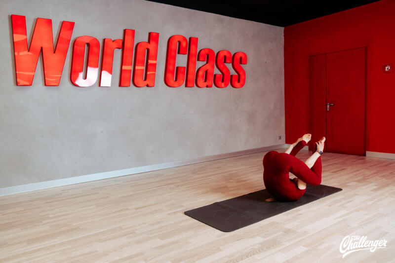 Идеальная утренняя тренировка: 7 упражнений из пилатеса, которые разбудят всё тело. Изображение номер 21