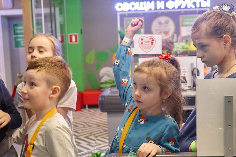 Модель магазина «Пятёрочка» появилась в детском городе профессий. Изображение номер 2